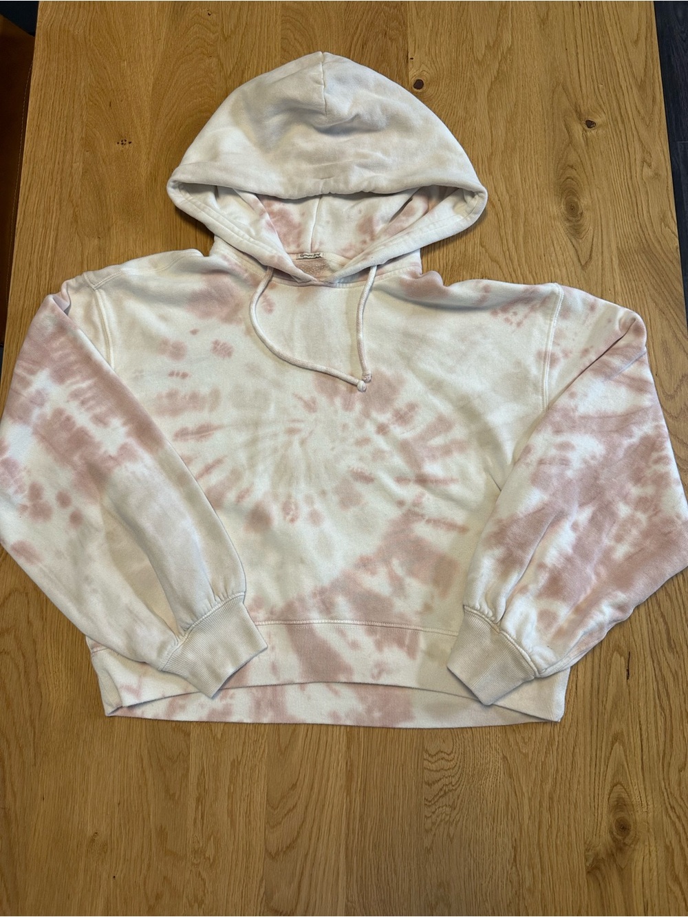 Abercrombie & Fitch Cropped Tie-Dye Hooded Sweatshirt in Cream and Dusty Pink Sm